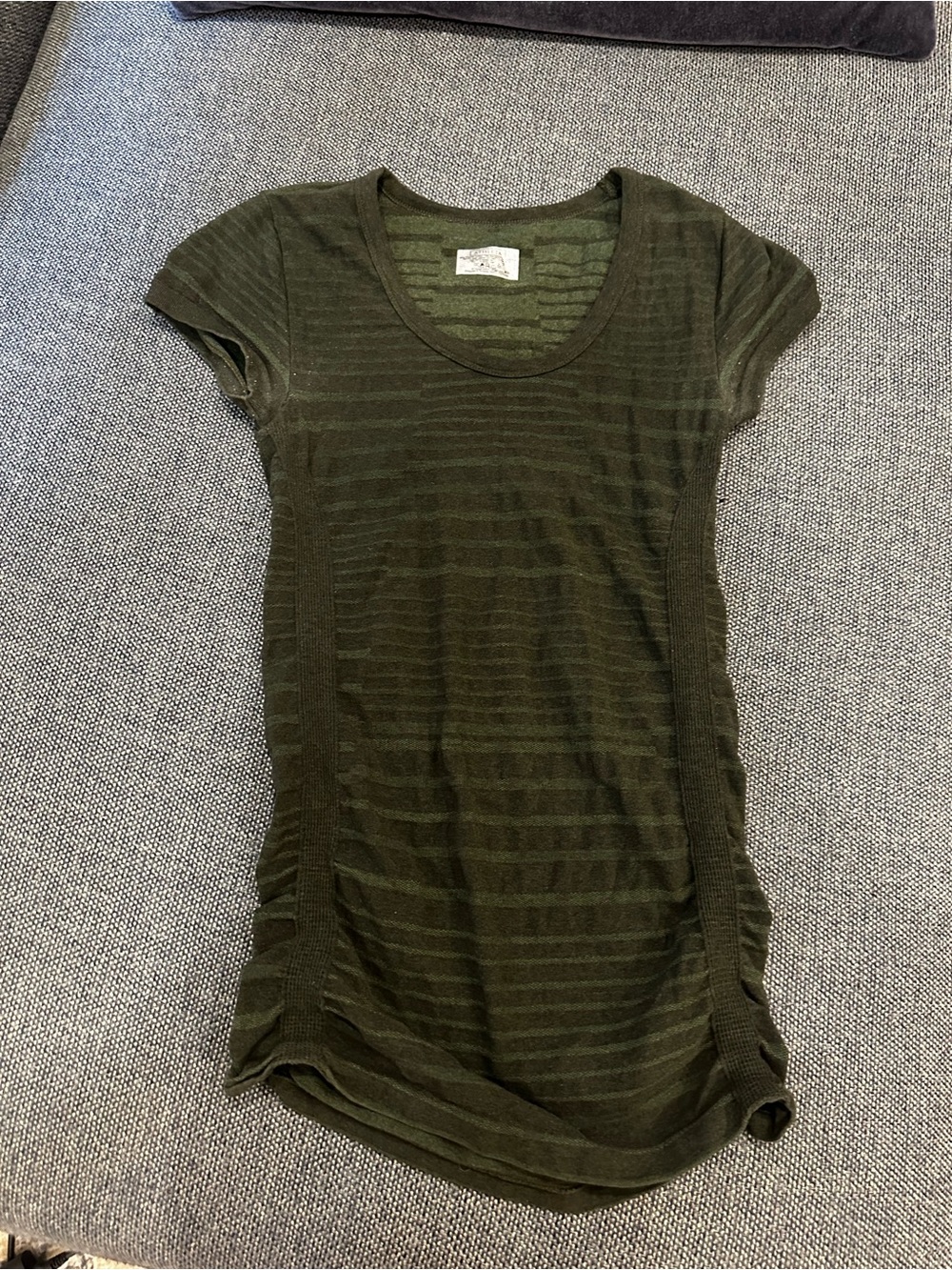 Women’s Olive Green Short Sleeve Scoop Neck Top - Athleta size XS